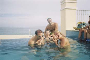Footrub in the pool2